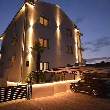 Lungomare مالينسكا
