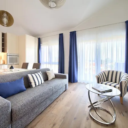 Lungomare Apartman *