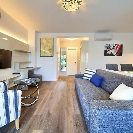 Lungomare Apartman