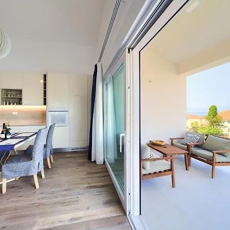 Lungomare Apartman